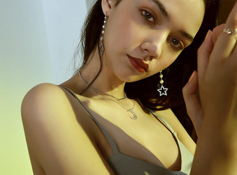Floating Crescent Moon Round Cut Alloy Necklace