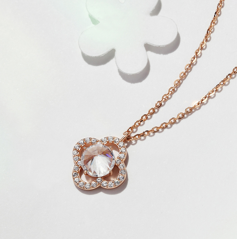 Four-leafed Clover Round Cut Sterling Silver Necklace