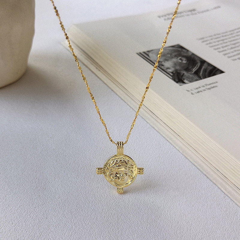 Collier Doré Portrait Rond Argent Massif Plaqué Or