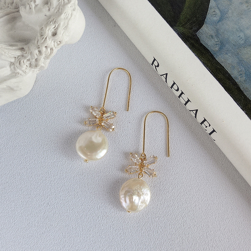 Boucles d'oreilles en or plaqué argent sterling avec perle baroque Sweet Bow