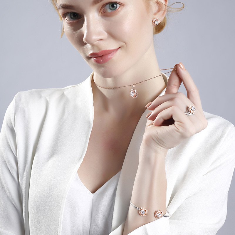 Knot of Love Bangle-JE-Juri Elle
