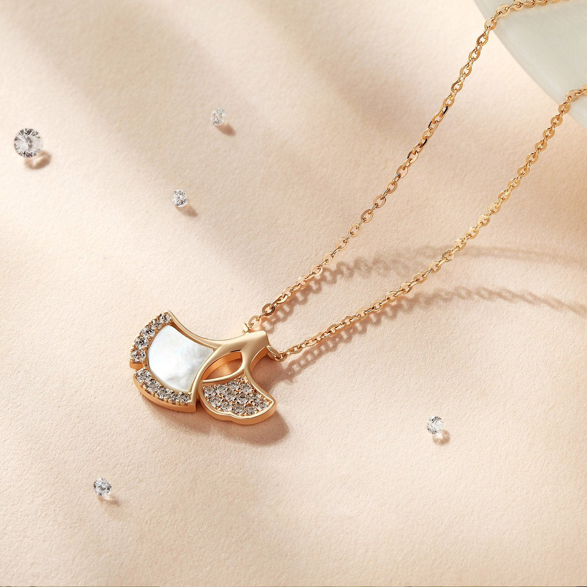 Scalloped Ginkgo Leaf Round Cut Sterling Silver Necklace