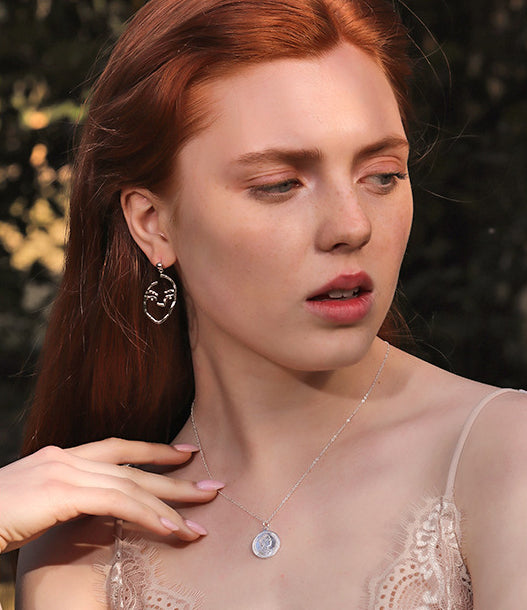 Collier en argent sterling avec pièce de monnaie Portrait d'Elizabeth