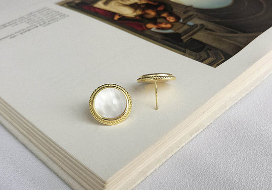 Sweet White Shell Sterling Silver Stud Earring
