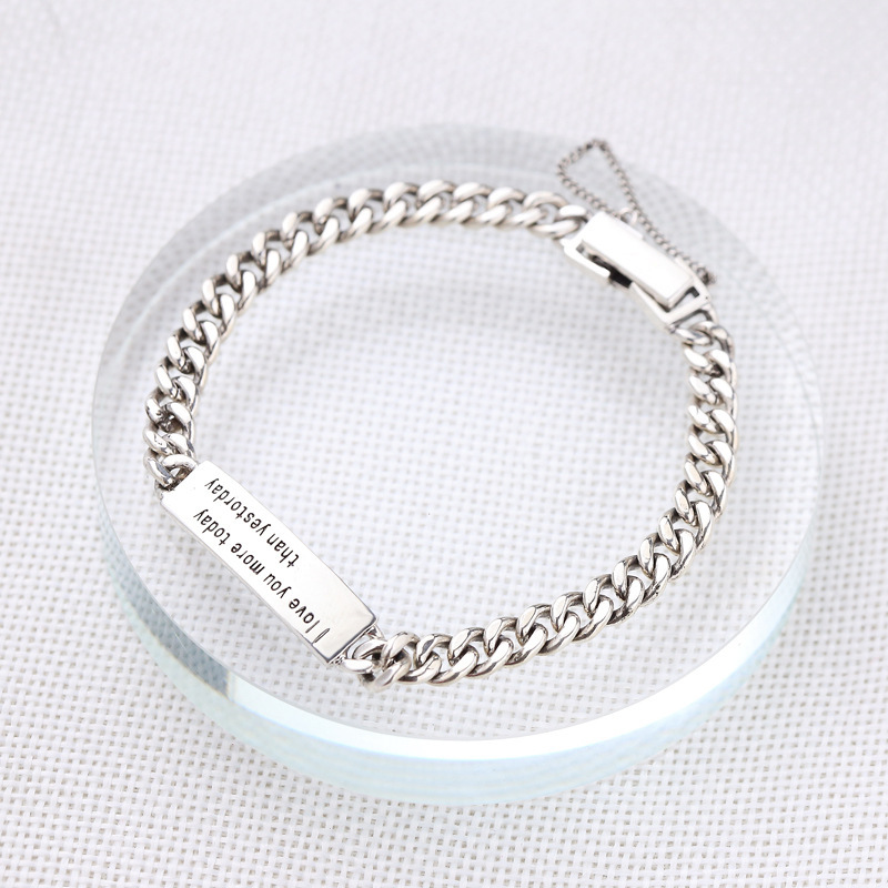 Bracelet en argent sterling avec lettrage de style ethnique