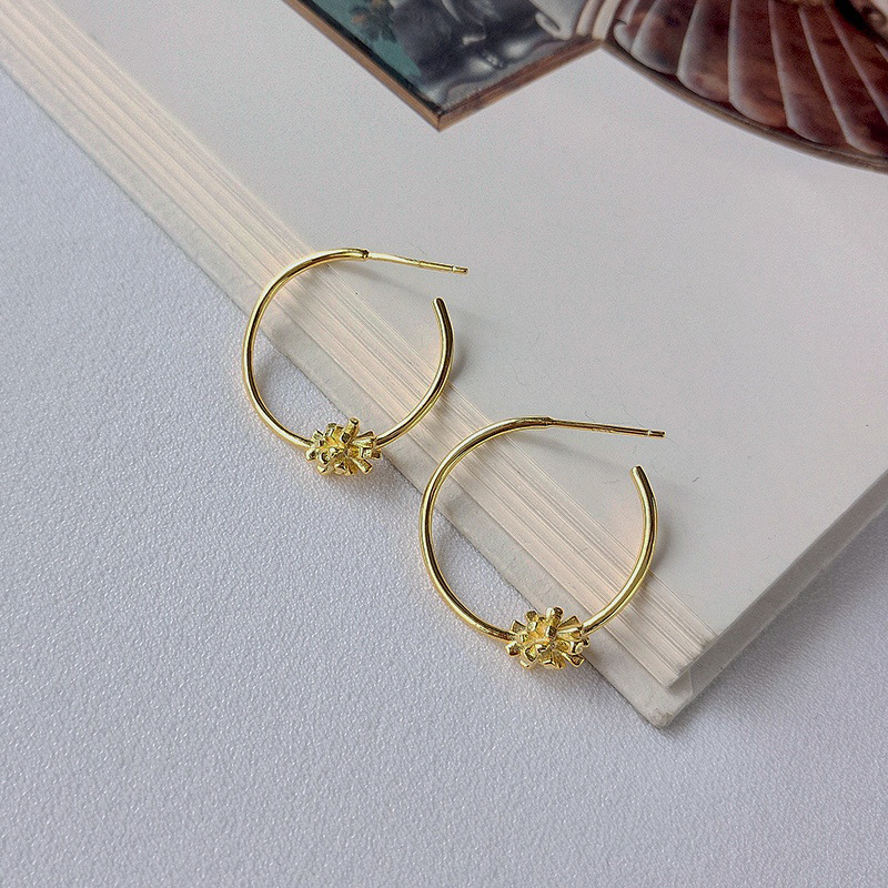 Decorative Flower Sterling Silver Earring