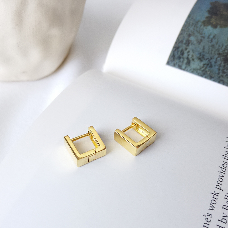 Boucles d'oreilles en argent sterling à géométrie solide régulière