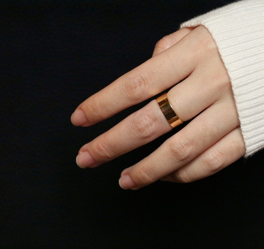 Thick Stacking Ring Gold-J&CO-Juri Elle