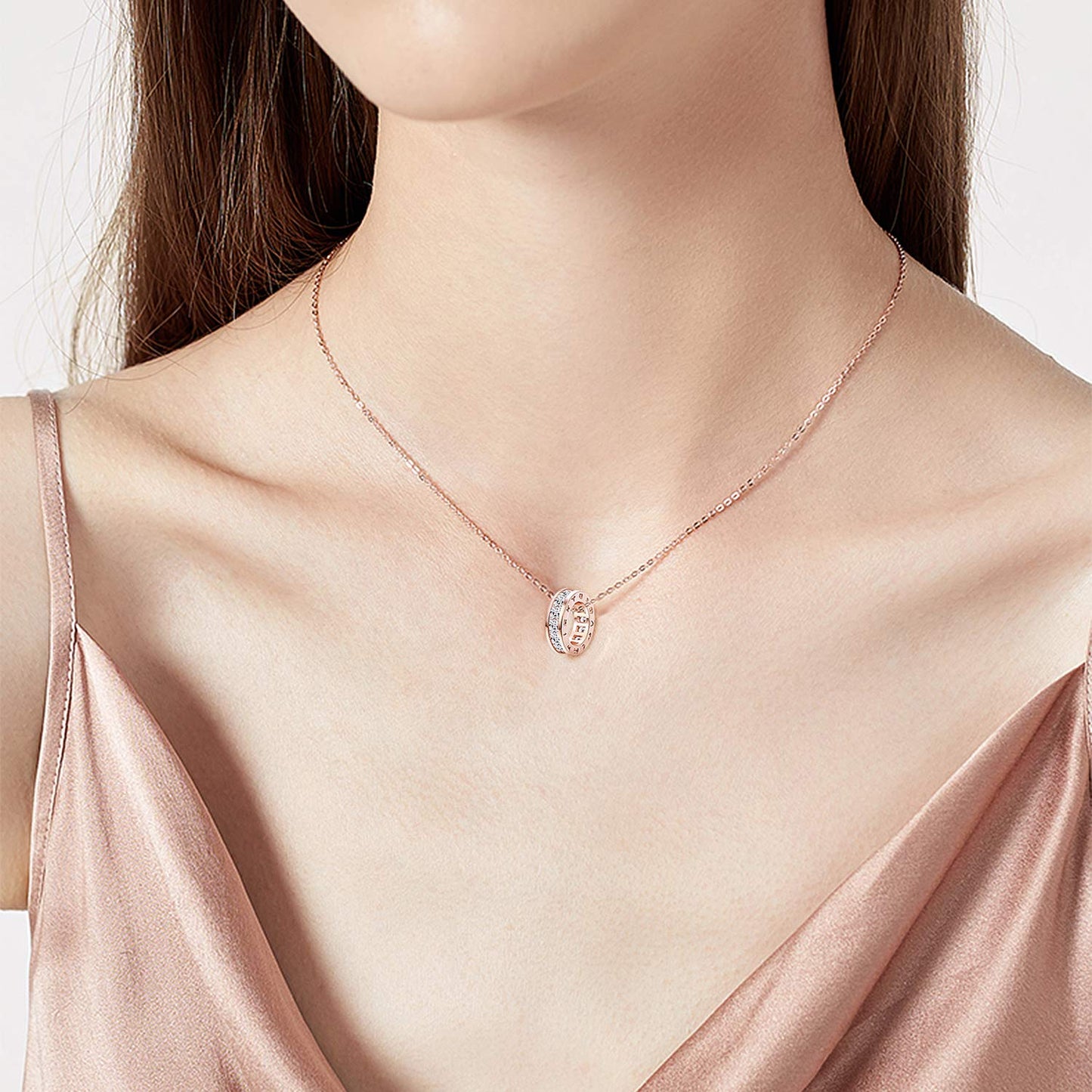 Collier pendentif cercle chiffres romains
