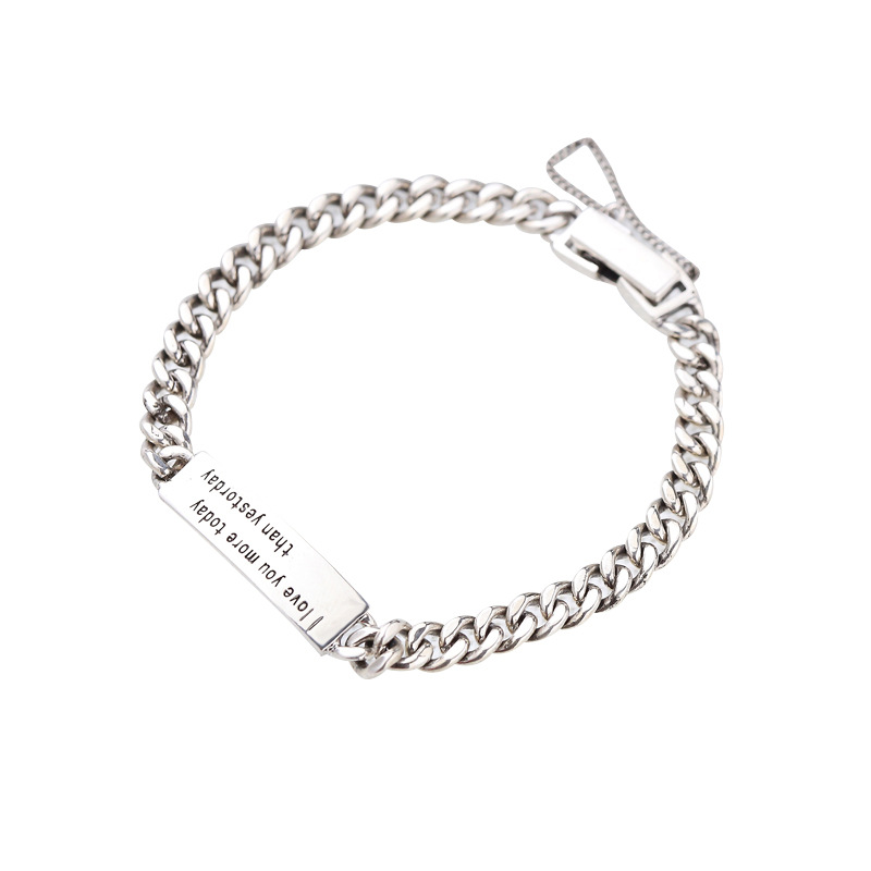 Bracelet en argent sterling avec lettrage de style ethnique