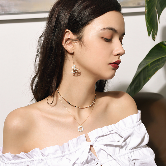 Collier en alliage coupe ronde en forme de croissant de lune flottant