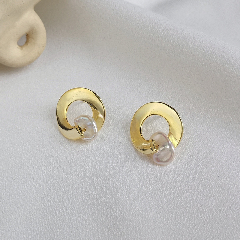 Boucles d'oreilles en forme de perle baroque en argent sterling plaqué or