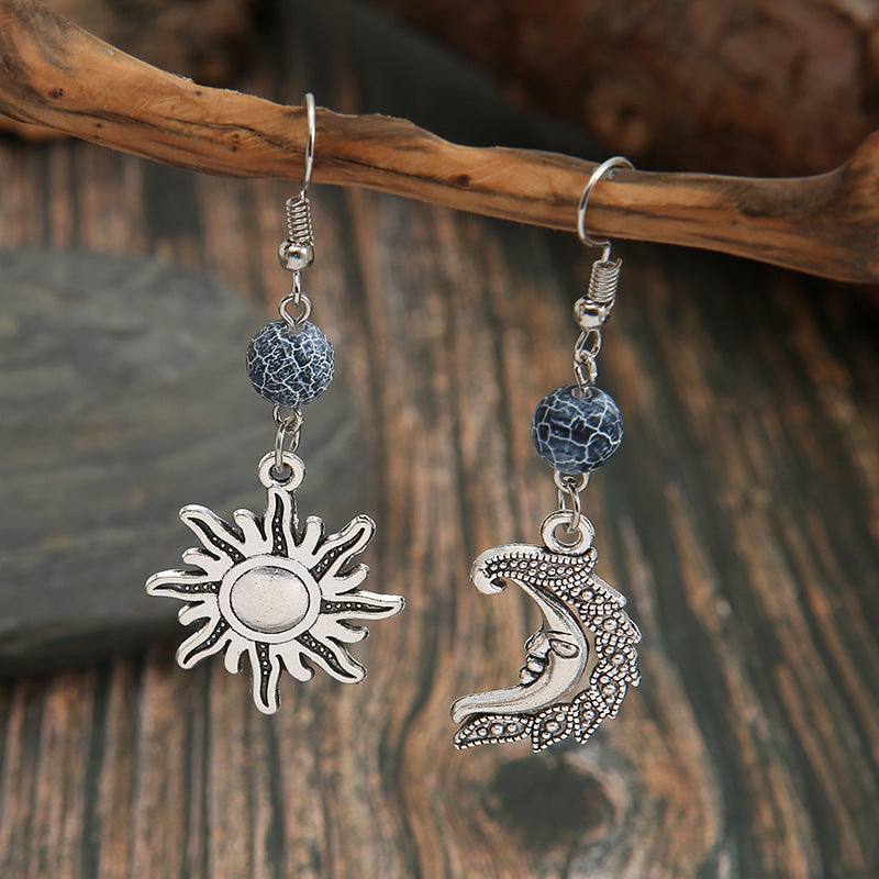 Boucles d'Oreilles Asymétriques Soleil Lune Perles Pierre Grise Bohème