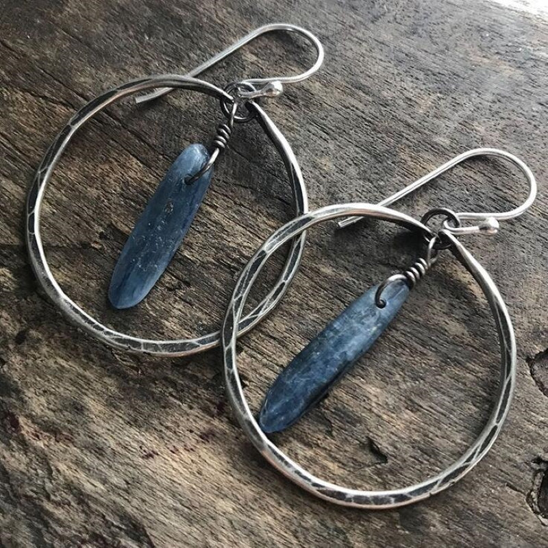 Boucles d'oreilles créoles bohémiennes larges en argent
