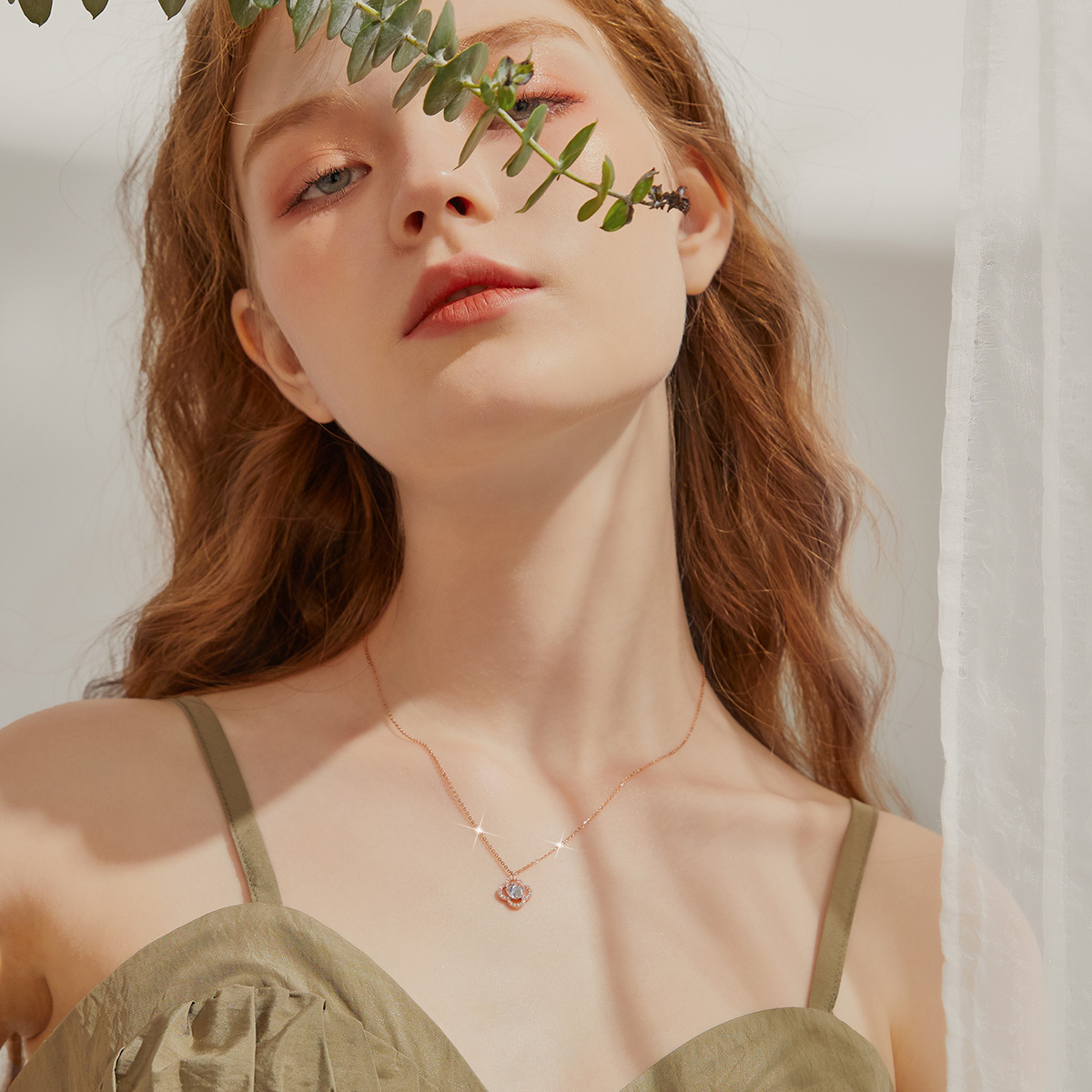 Four-leafed Clover Round Cut Sterling Silver Necklace