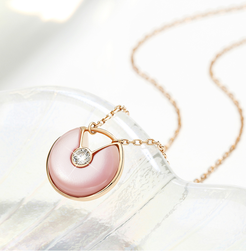 Peace Buckle Mother Shellfish Round Cut Sterling Silver Necklace
