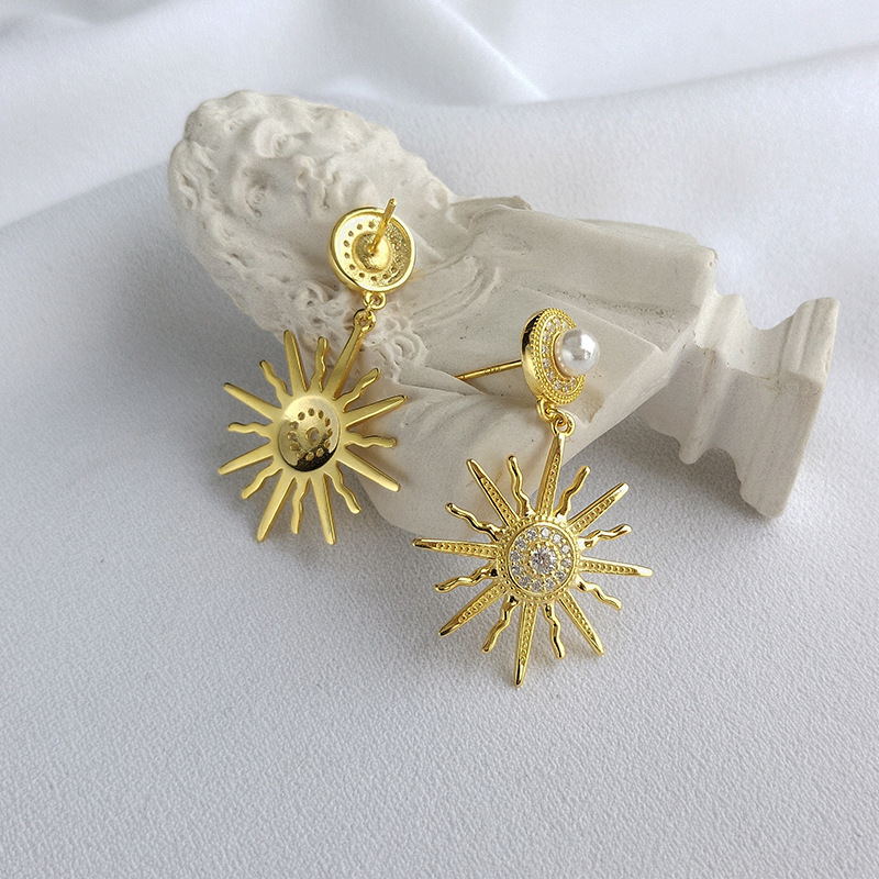 Golden Sun Flower Round Cut Sterling Silver Plated Gold Stud Earring