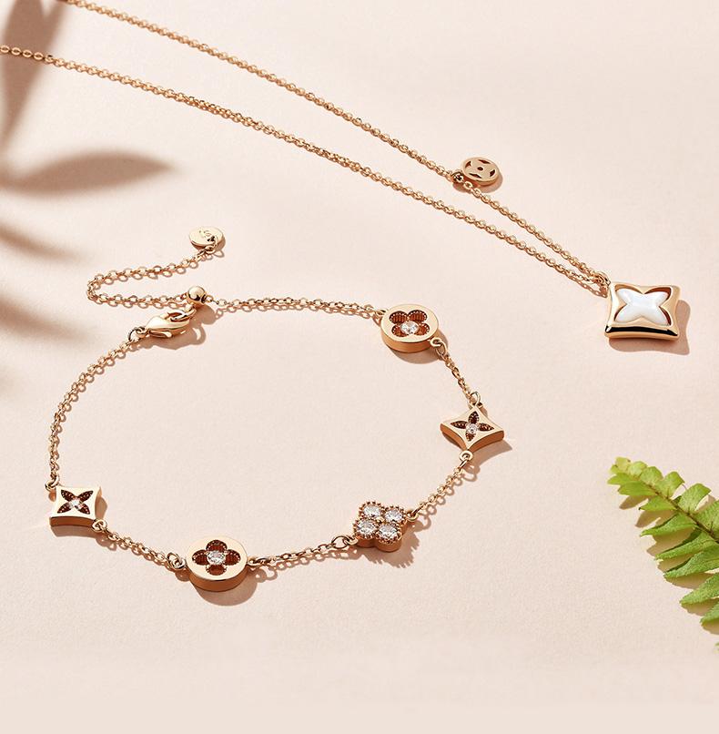 Lucky Elf Mother Shellfish 925 Silver Plated 14K Rose Gold Necklace