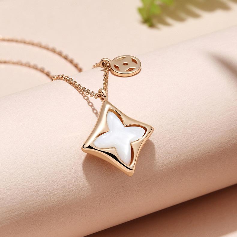 Lucky Elf Mother Shellfish 925 Silver Plated 14K Rose Gold Necklace