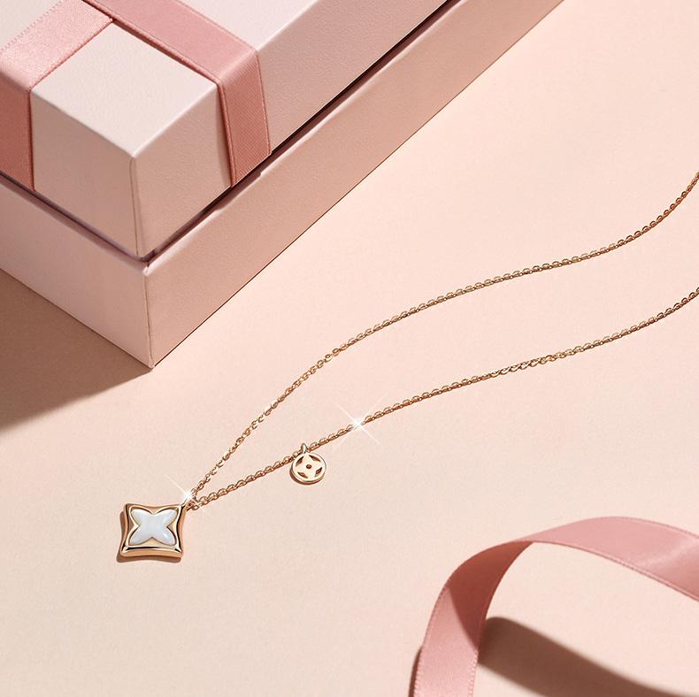 Lucky Elf Mother Shellfish 925 Silver Plated 14K Rose Gold Necklace