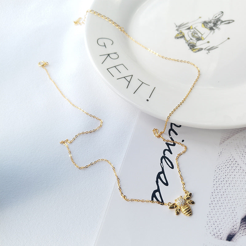 Collier en argent sterling plaqué or avec abeille dorée