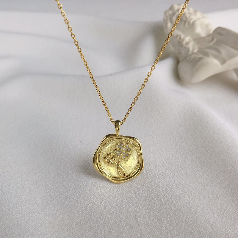 A Four-leaf Clover Round Cut Sterling Silver Plated Gold Necklace