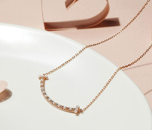 Collier élégant en argent sterling à coupe ronde avec perles d'arc Smiley