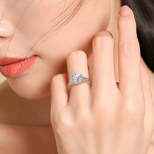 Bague en argent sterling taille ronde avec diamants scintillants