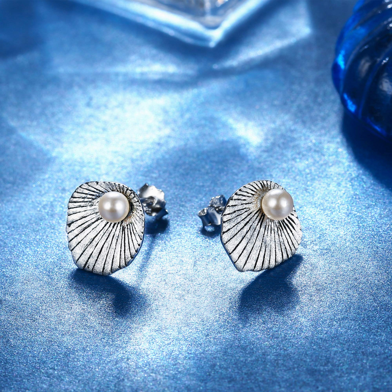 Sea shell 2025 pearl earrings